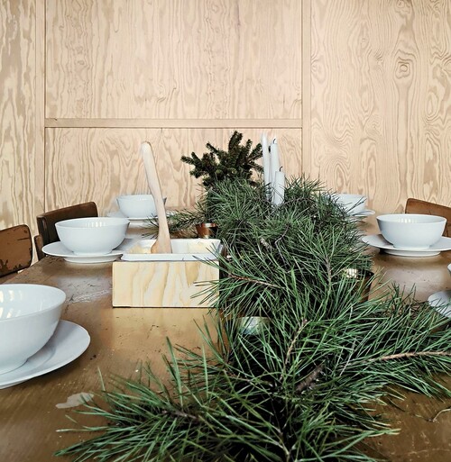 Med en granplanka kan du göra den här smörbyttan.