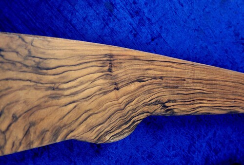 Fiberriktningen i träämnena är central för att åstadkomma brottsäkra kolvar.