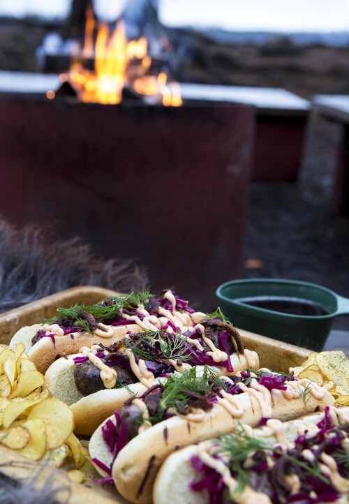 Viltkorv i bröd med rökig majonnäs