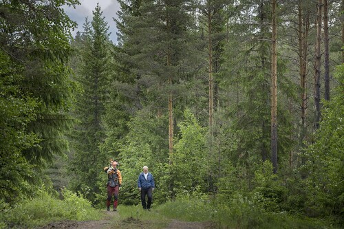 Det var viktigt för Hans-Erik att Erik aldrig skulle känna någon press att ta över skogen.