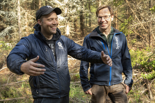 Alexander Gärdeborg från Bodafors Skogstjänst och Sydveds Peter Fornander utgör ett nytt, kompetent gallringsteam på Höglandet.