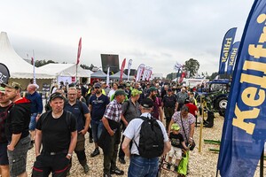 Som alltid fylldes gångstråken på SkogsElmia av förväntansfulla besökare.