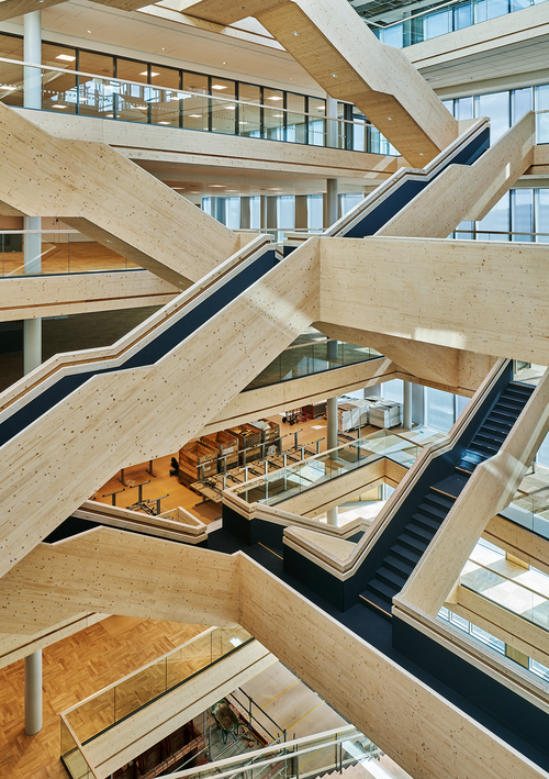 Stort kontor byggt i trä