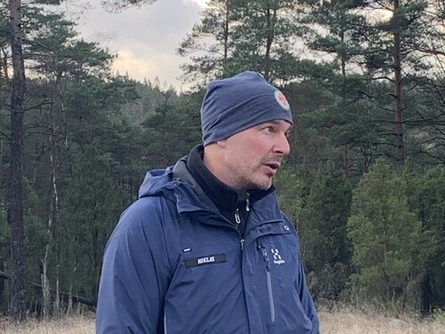 Skogsbruksutvecklare Niklas lär och lär ut