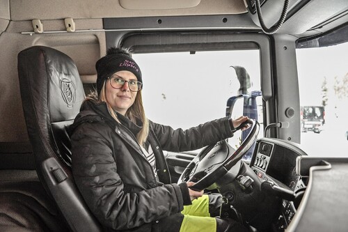 Eleven Natalie Drews gillar variationen i skogstransportörens roll: – Det känns som ett ansvarsfullt och samtidigt fritt jobb.