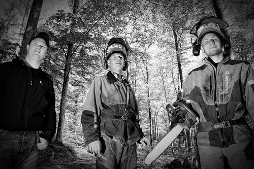 Matti Hänninen har jobbat som manuellhuggare i 33 år. Ett jobb som kräver eftertanke, god fysik och ett tjockt pannben.