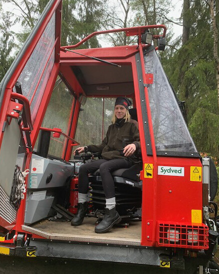 Johanna Karlsson kör skotaren.