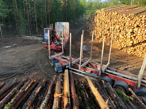 Försök få till så lastbilen backar åt vänster.