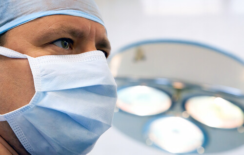 Ahlstrom-Munksjö ökar produktionen av material till ansiktsmasker på fabrikerna i Turin, Italien, och i Tampere, Finland.